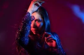 “Sagrada familia”: Carmen Ruiz presenta su nueva canción