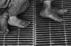 Estrenan muestra en diaporama de Sergio Larraín: 40 fotografías en seis minutos