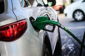 Bencinas volverán a bajar este 15 de mayo y precio de la gasolina de 93 octanos llegaría a los $1.200