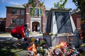 Primer ministro Trudeau dice sentirse horrorizado y asegura que hallazgo de cadáveres de 215 niños indígenas en un internado canadiense no es un caso aislado