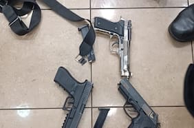 Detienen a 9 adolescentes que exhibían pistolas al interior de Mall Plaza Oeste en Cerrillos