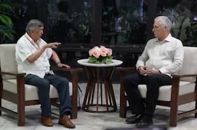 Lautaro Carmona (PC) arriba por tercera vez en Cuba y se reúne con presidente Miguel Diaz-Canel