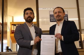 Diputados de oposición recurren a Contraloría para que se investiguen vínculos de asesor argentino Fernando Cerimedo en Chile