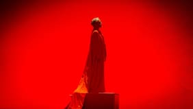 Noche de baile y euforia: la renovación de votos con Miguel Bosé en Chile