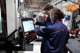 El proyectil de artillería de la vieja escuela se convierte en alta tecnología