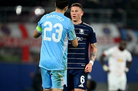 Salga, Dibu, salga: el grosero error del ‘mejor arquero del mundo’ en la Champions League