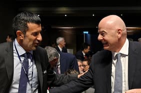 Luis Figo pide que Infantino renuncie a la FIFA: “Es el comportamiento más bajo, deshonesto y cobarde que he visto”
