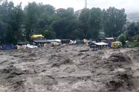 Los impactantes registros que dejan las lluvias torrenciales e inundaciones en la India