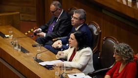 Bancadas oficialistas apoyan postura de Alvarado por acuerdos legislativos y hacen llamado al PC y el FA