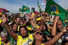 La batalla por los votantes indecisos de Brasil: las mujeres