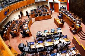 Senado respalda unánimemente proyecto que otorga ayuda a la clase media  y pasa a la Cámara