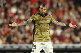El momento en que Carabineros le realiza el control de identidad a Arturo Vidal