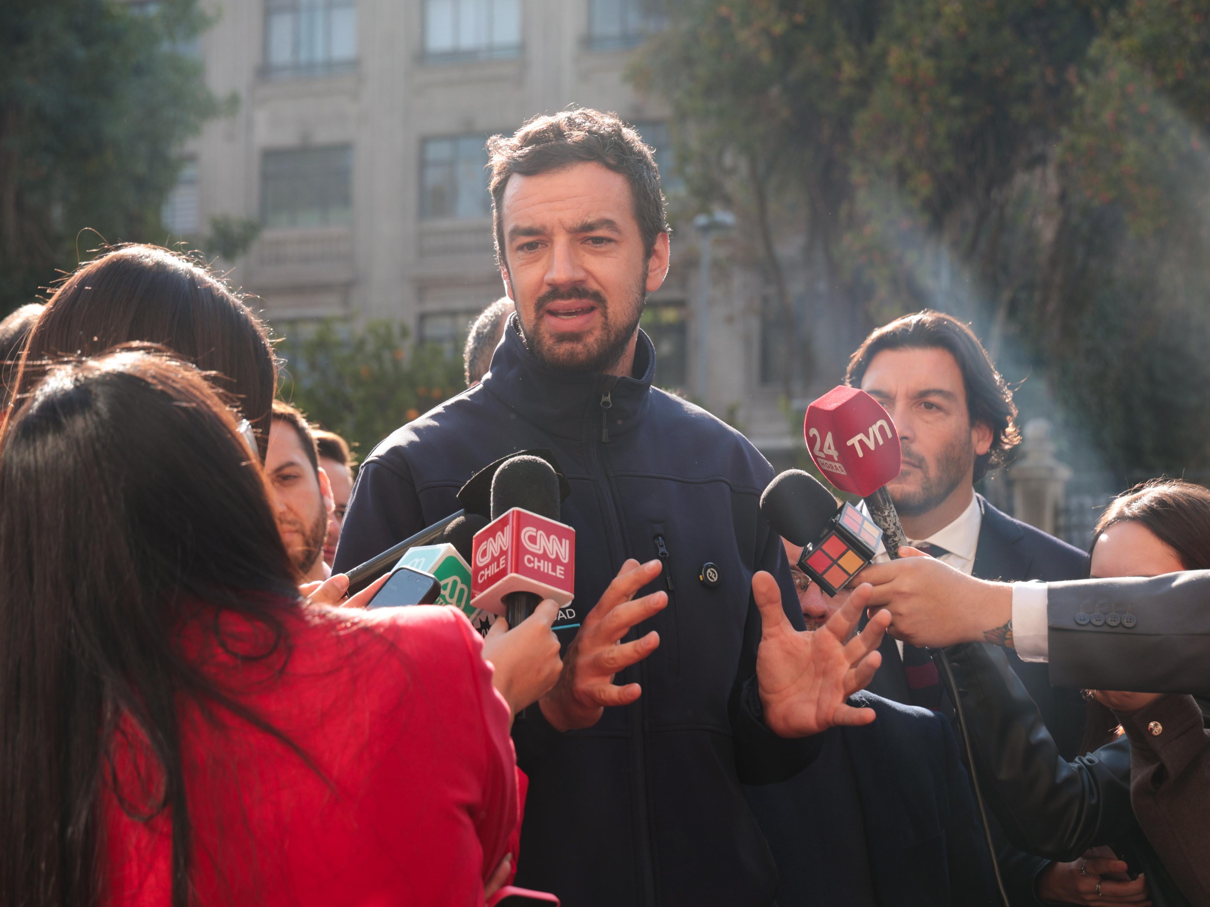 Alcalde Vodanovic busca que EFE reconsidere estación de futuro tren Santiago-Melipilla en terrenos de campamento Latinoamericano