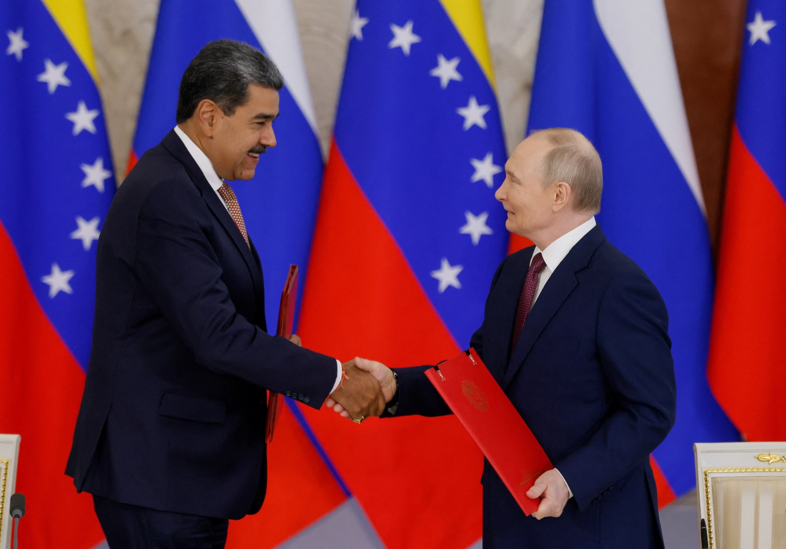 Qué ganan China y Rusia al apoyar al régimen de Nicolás Maduro en Venezuela.
