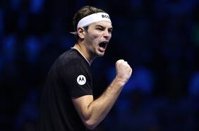 Taylor Fritz va de menos a más para imponerse a De Miñaur en el ATP Finals de Turín