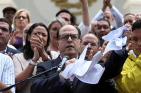 Julio Borges, dirigente opositor venezolano: “El papel de Boric es abrirle los ojos a la izquierda para que se deslinde completamente de Maduro”