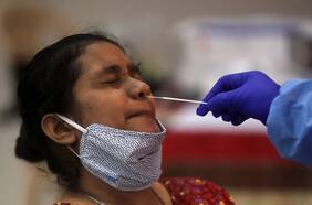 ¿Aparece inmunidad colectiva en barrios más pobres de Bombay?