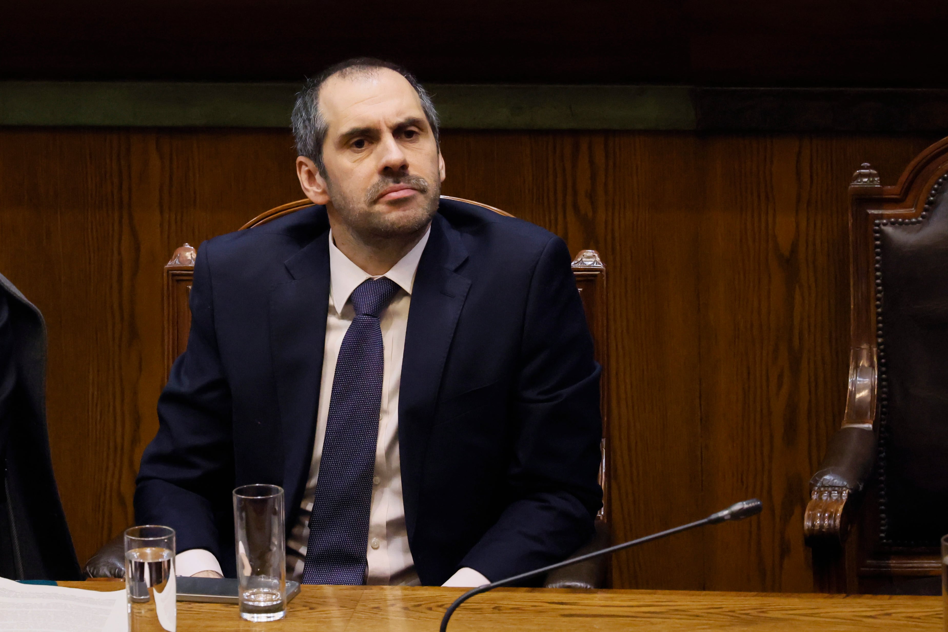 36 académicos cuestionan AC contra Nicolás Grau: "Se degrada la facultad fiscalizadora del Congreso"