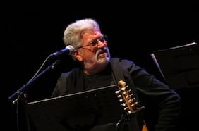 El adiós del pulso de Quilapayún: “Ir a Chile, como mi cuerpo está en este momento, es muy complicado para mí”