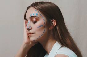 Niñas de 11 años pidiendo liposucción: alertan explosiva alza de cirugías plásticas en jóvenes por uso de redes sociales en pandemia