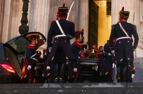 Expresidente argentino Carlos Menem es velado en el Congreso Nacional