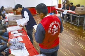 Junta Nacional de Elecciones de Perú acusa “irregularidades” en comicios presidenciales