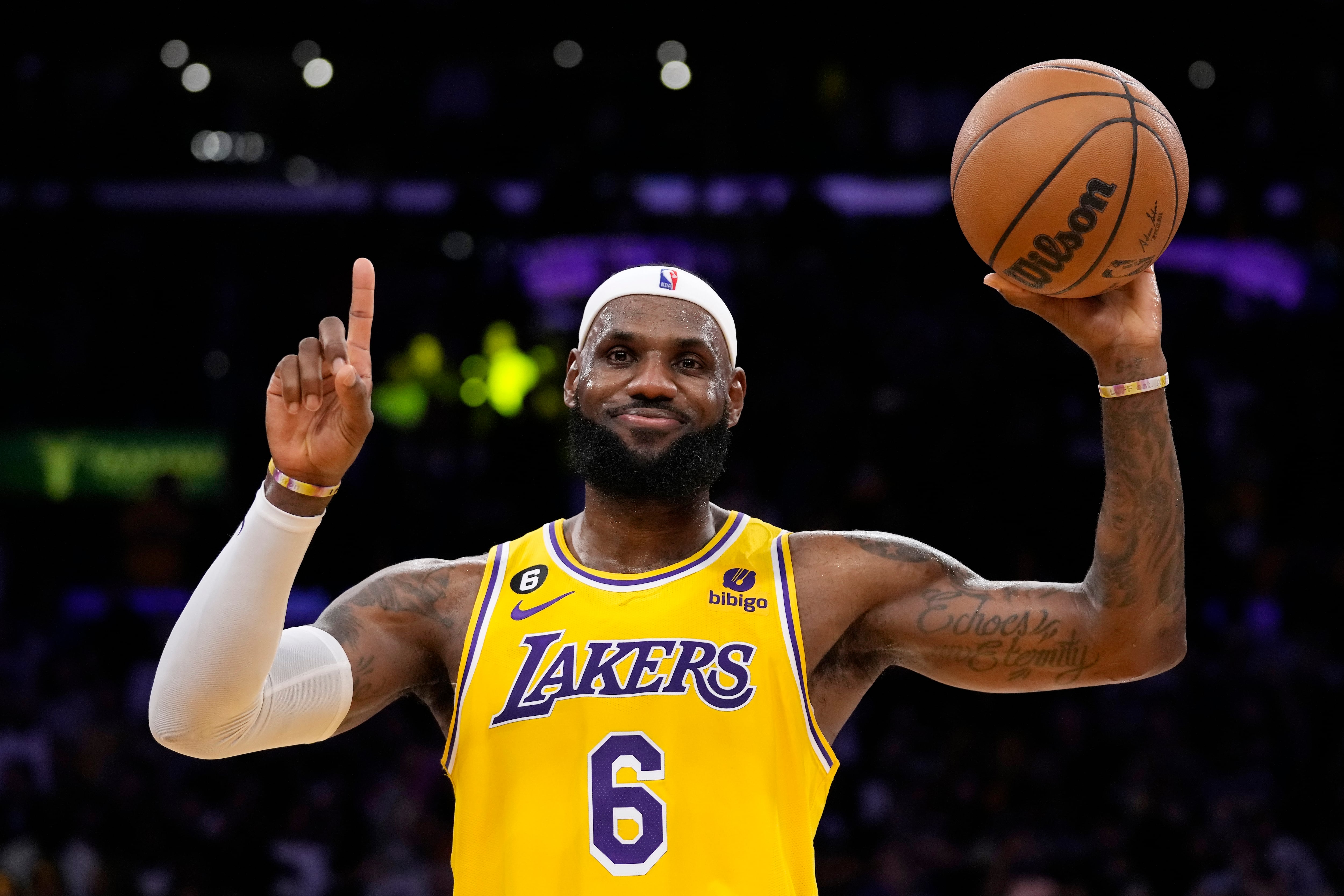 "Estaremos siempre agradecidos por estos ocho años": Los Angeles Lakers oficializan la salida de LeBron James