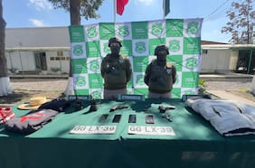 Detienen a banda de adolescentes dedicada al robo de vehículos en la Región Metropolitana: se hacían pasar por pasajeros