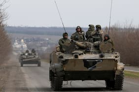 Cómo Rusia se beneficia de la invasión de Ucrania en el mercado negro mundial