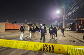 Un sujeto fallecido y una niña de 7 años en riesgo vital deja balacera en la comuna de La Granja