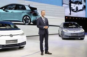 Cuánta galantería: en Volkswagen elogian el trabajo de Tesla