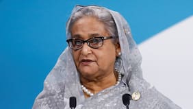 Por qué la ex primera ministra de Bangladesh, Sheikh Hasina, fue condenada a pena de muerte
