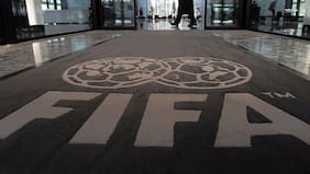 Reuniones con Milad, el ministro Riveros, Yunge, Uauy y más: la FIFA llega a Chile a rayar la cancha por la ley SADP