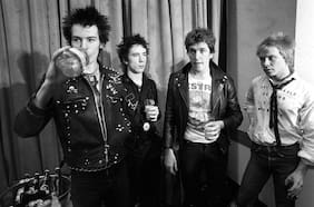 “Hizo crecer a la industria, pero de otra forma”: las contradicciones de Never Mind the Bollocks de Sex Pistols