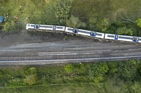 Francia investiga sabotaje tras descarrilamiento de tren que dejó 44 heridos en Normandía