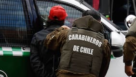 Hay un herido a bala: cuatro detenidos tras persecución de automóvil con encargo por robo en Lo Espejo