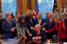 Pastores evangélicos rezan por Trump en el Despacho Oval: “Para liderar nuestra nación”