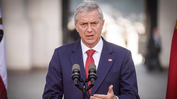 Criteria: aprobación del Presidente Kast marca un 37% y su desaprobación llega al 49%