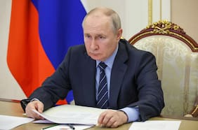 Estados Unidos y Rusia trabajan en un plan de paz para Ucrania con cesiones de su territorio y reducción de sus FFAA