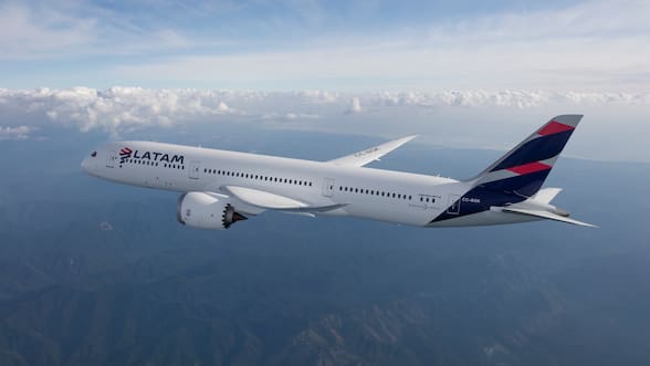Descarbonizar sin despegar los costos: las apuestas de LATAM para reducir sus emisiones en una transición aún incierta