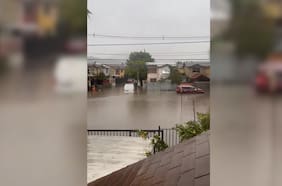 Reportan anegamiento en distintos puntos de Quilicura