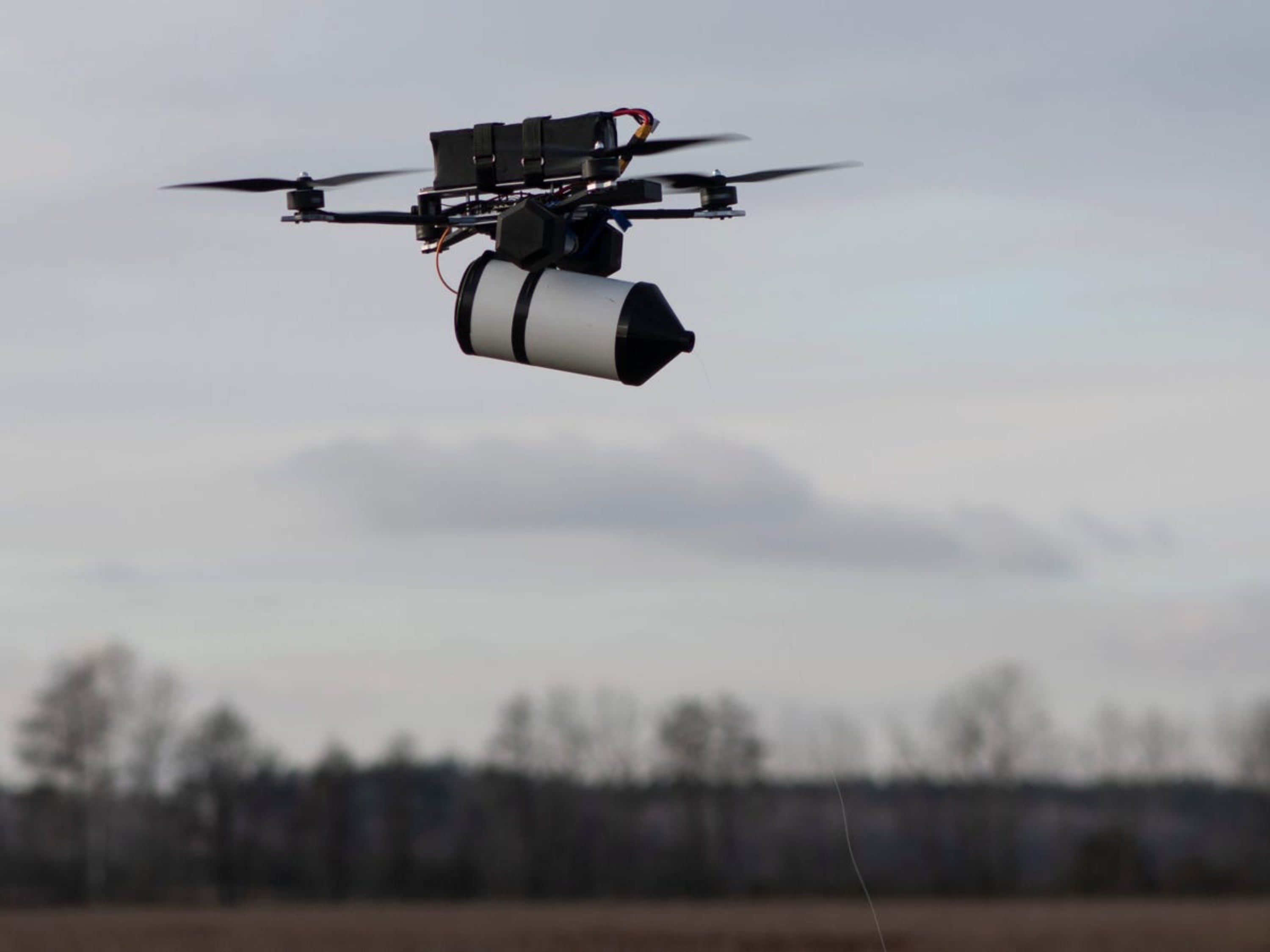 Irán amenaza con atacar portaaviones de EE.UU. y eleva tensión en Medio Oriente