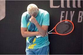 “Levántate, perro”: tenista Bernard Tomic recibe una brutal paliza en Australia