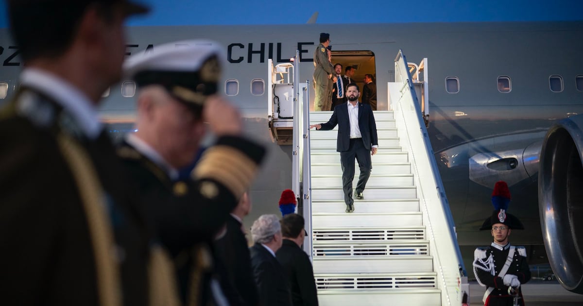 Presidente Gabriel Boric ya se encuentra en Italia para visita oficial en la cual se reunirá con el Papa León XIV