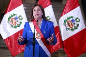 Nueva presidenta de Perú cede ante las protestas y propone adelantar las elecciones a 2024