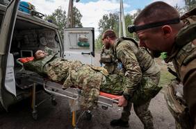 Ucrania releva al jefe militar de la región de Kharkiv tras rápido avance ruso