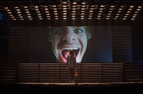 Maya Hawke y Andrew Garfield se transforman en influencers en el nuevo trailer de Mainstream