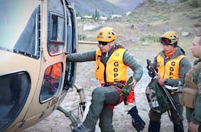 Carabineros despliega operativo para rescatar cuerpos de andinistas argentinos