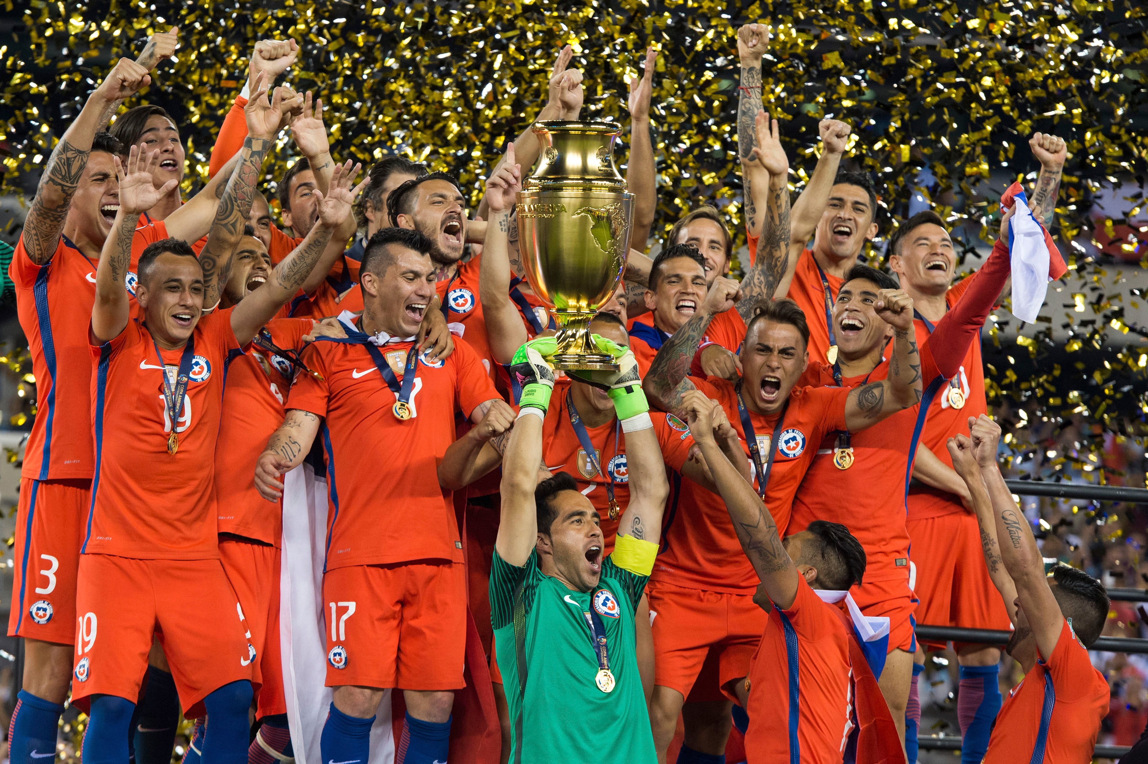 A 10 años de la Copa América Centenario: el radical cambio de rumbo de la Roja y Argentina en una década