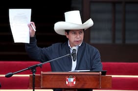 Oposición peruana presenta moción de vacancia presidencial contra Pedro Castillo: mandatario fue notificado por presidenta del Congreso